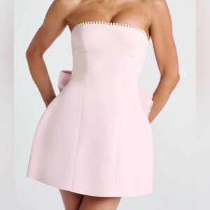 I brought this dress for my graduation and do not need it anymore.